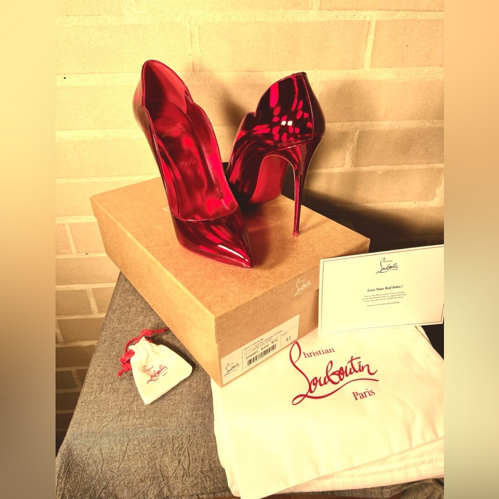 NIB Hot Chick 100 mm Pumps in Psychic Red - Christian Louboutin Size 41